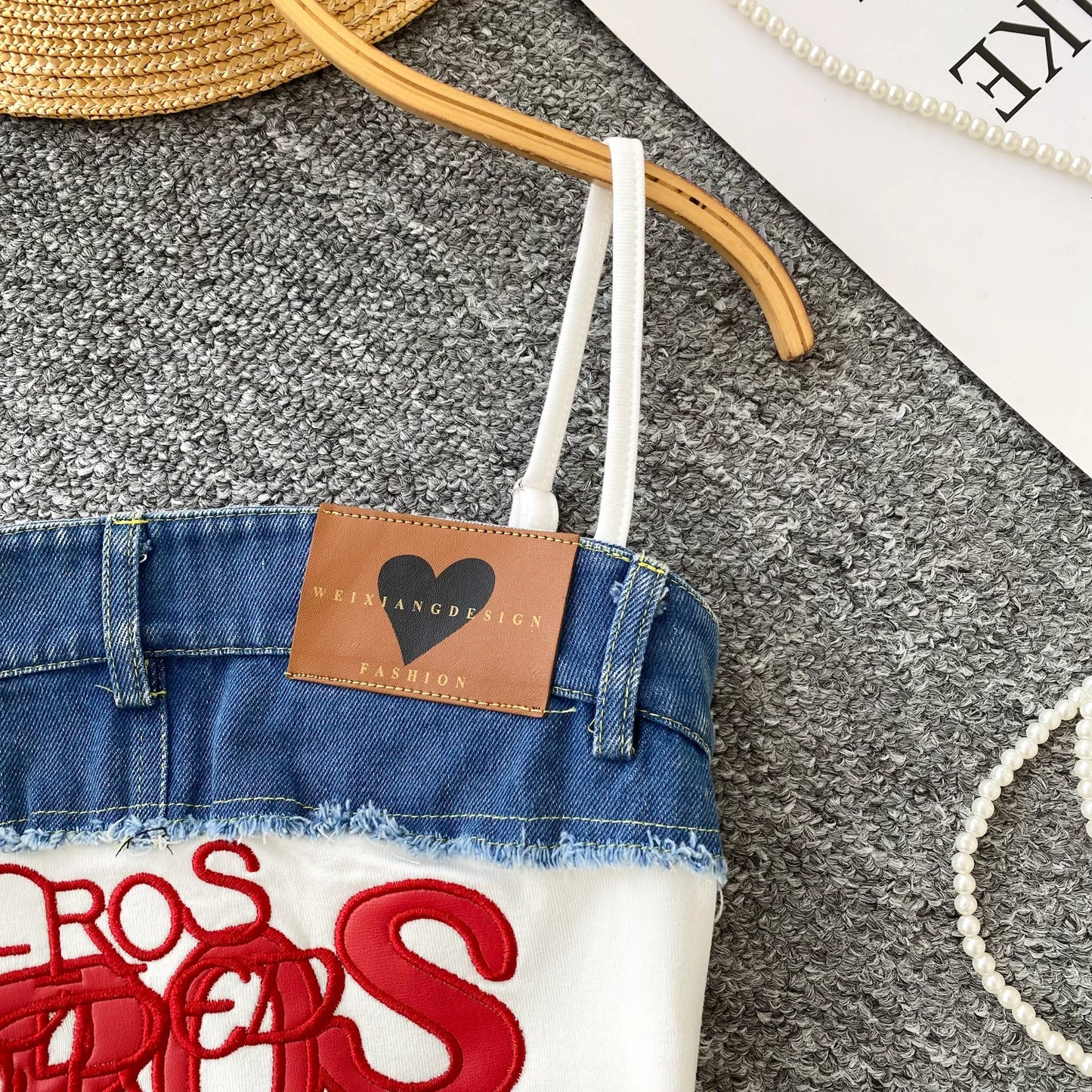 Vintage Vibes Y2K Denim Mix Letter-Embroidered Strap Crop Top for Women – Urban Chic Patchwork Slim Fit Street Style