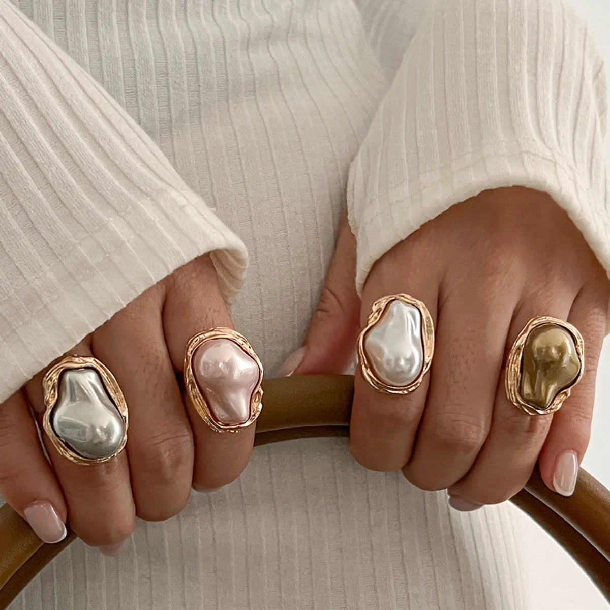 New Exaggerated Ring Women Baroque Inlaid Alien Design High End Personalized Retro Irregular Banquet Jewelry Gift