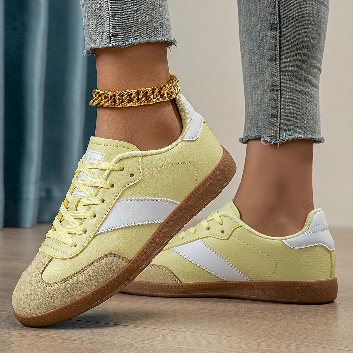 Women's Fashion Shoes – Casual, Non-Slip, Lace-Up, Low-Top Sports Sneakers for Girls, Lightweight and Wear-Resistant with Round Toe Design.