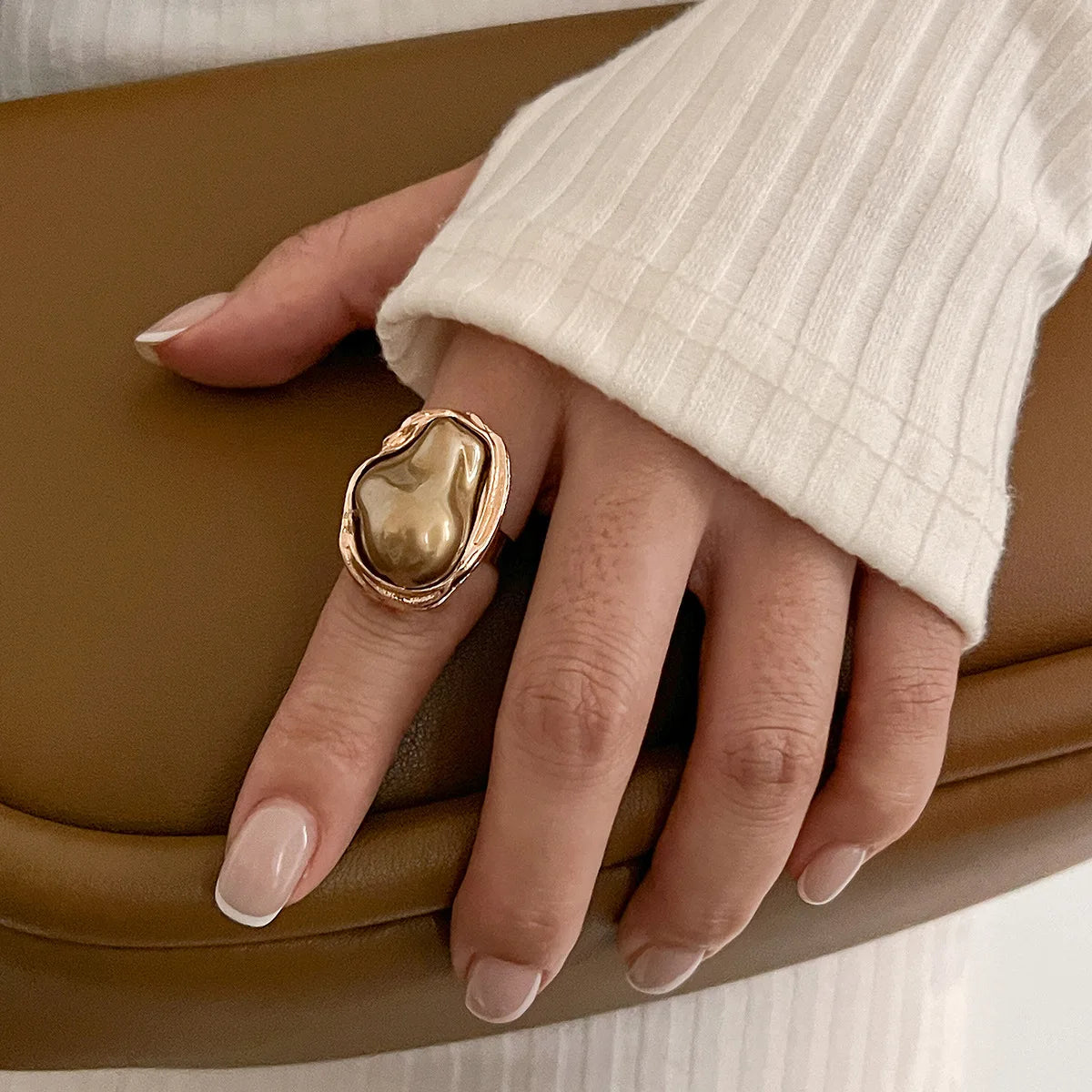 New Exaggerated Ring Women Baroque Inlaid Alien Design High End Personalized Retro Irregular Banquet Jewelry Gift