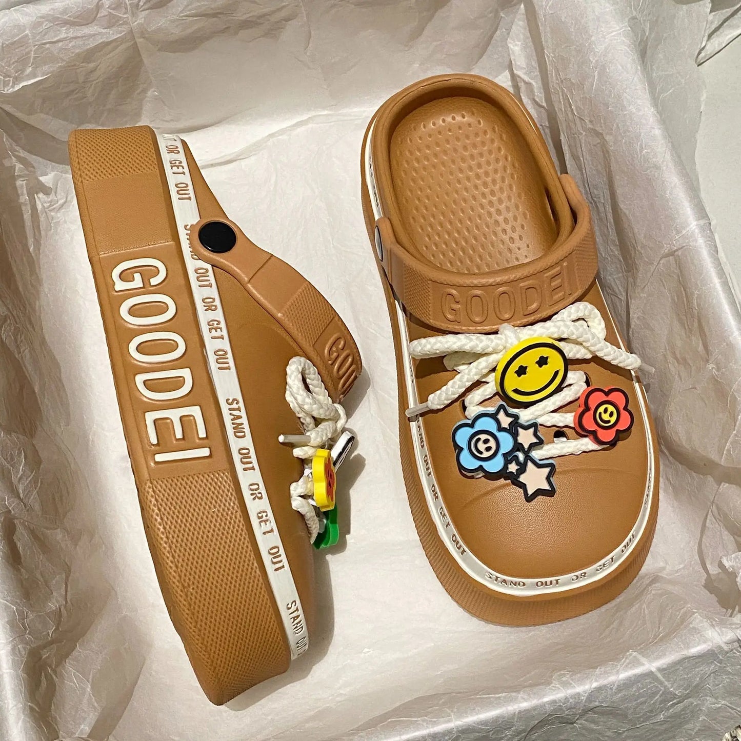 Women’s New Arrival Sandals – Elegant Clogs, Fashionable Street & Beach Slides, Height-Increasing Slippers for Girls