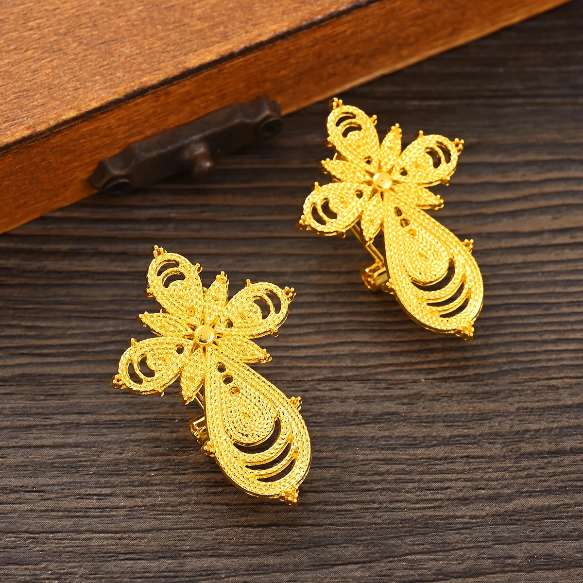 طقم مجوهرات الزفاف الكلاسيكي الإثيوبي الإريتري المطلي بالذهب، قلادة وأقراط وخاتم هدايا مجموعة مجوهرات الزفاف للنساء