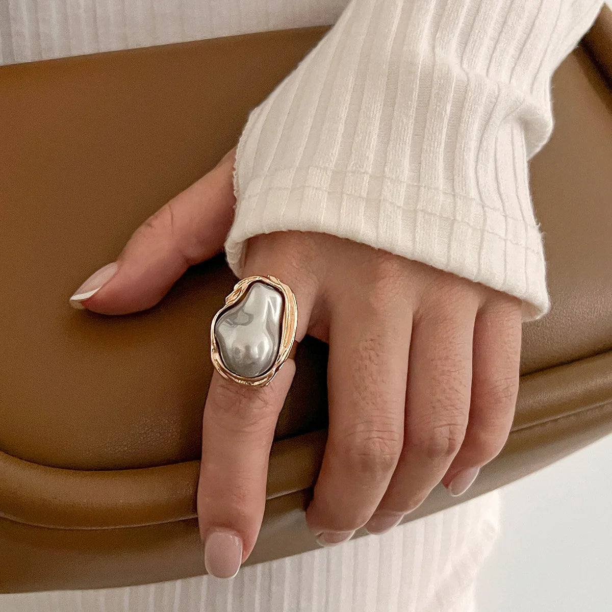 New Exaggerated Ring Women Baroque Inlaid Alien Design High End Personalized Retro Irregular Banquet Jewelry Gift