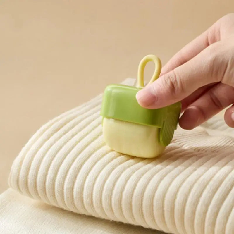 Washable Lint Remover – Multifunctional Portable Roller for Clothes, Pet Hair, Dust & More