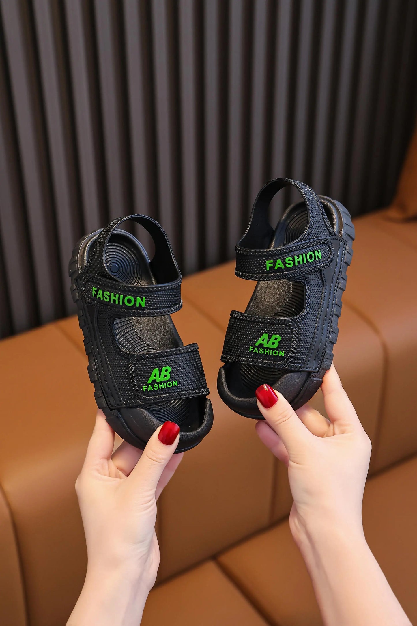 Size:23-36 New Fashion summer shoes for boys and girls Velcro soft soled children wear casual shoes outside the beach