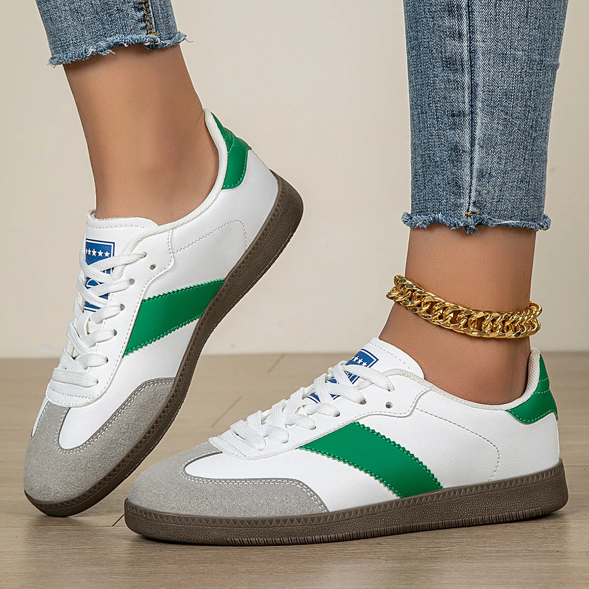 Women's Fashion Shoes – Casual, Non-Slip, Lace-Up, Low-Top Sports Sneakers for Girls, Lightweight and Wear-Resistant with Round Toe Design.