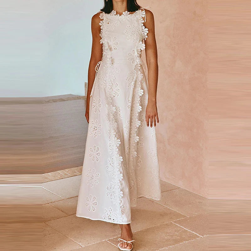 Summer Lace Jacquard Women's Banquet Dress – Elegant Sleeveless O-Neck Slim Fit Long Beach Dress with Hollow-Out Lace-Up Design