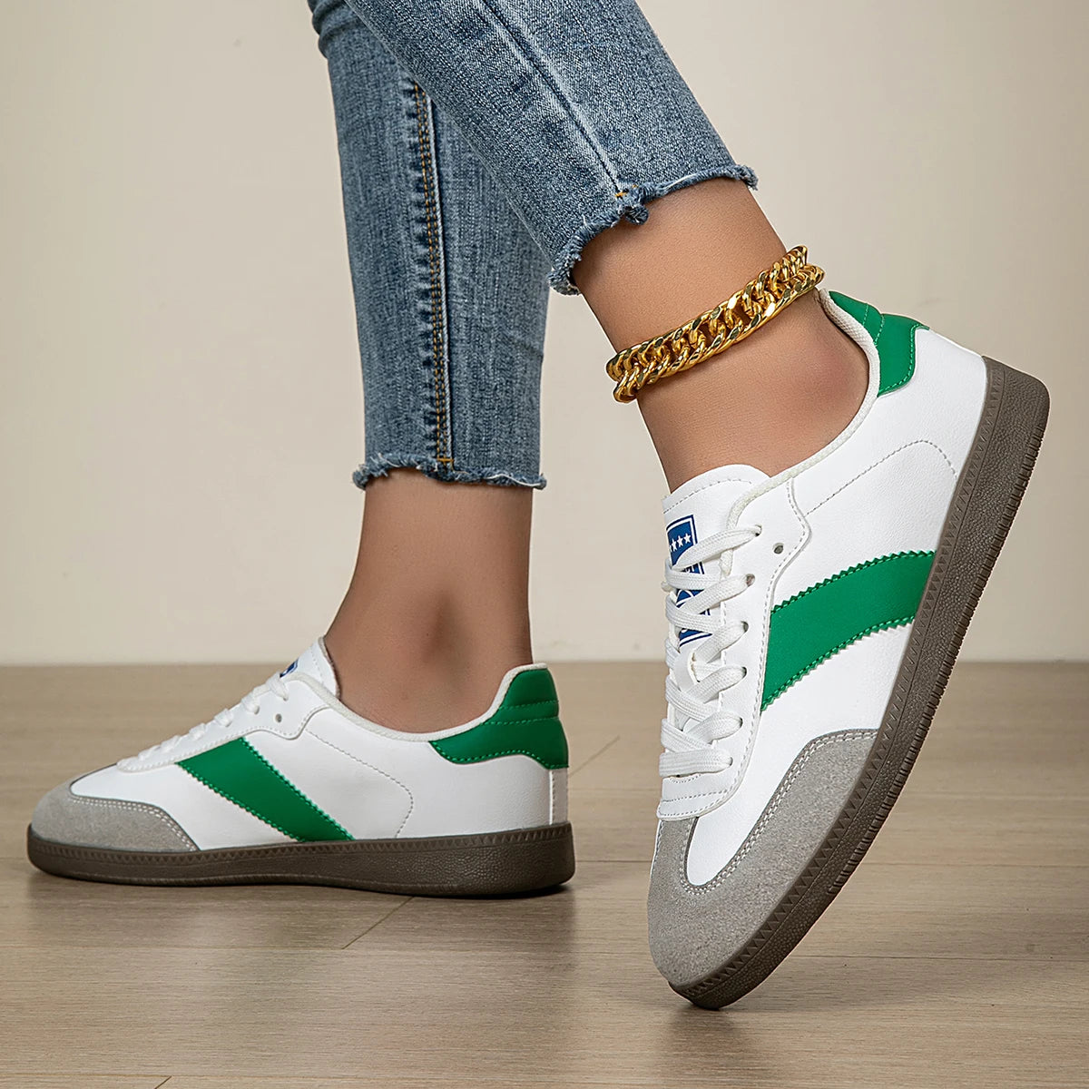 Women's Fashion Shoes – Casual, Non-Slip, Lace-Up, Low-Top Sports Sneakers for Girls, Lightweight and Wear-Resistant with Round Toe Design.