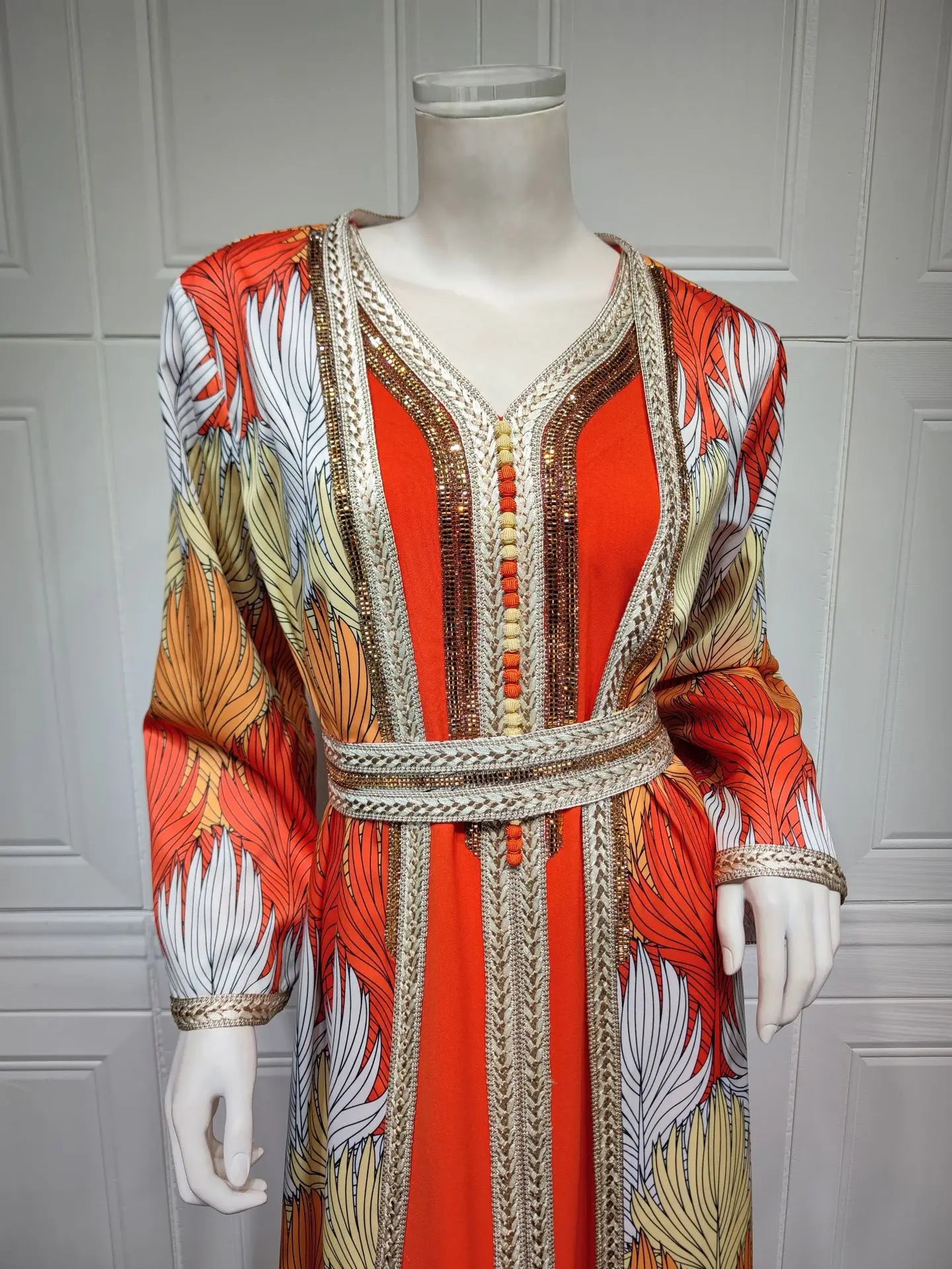 Long-Sleeved Jalabiya Set with Rhinestone Details and Woven Ribbon