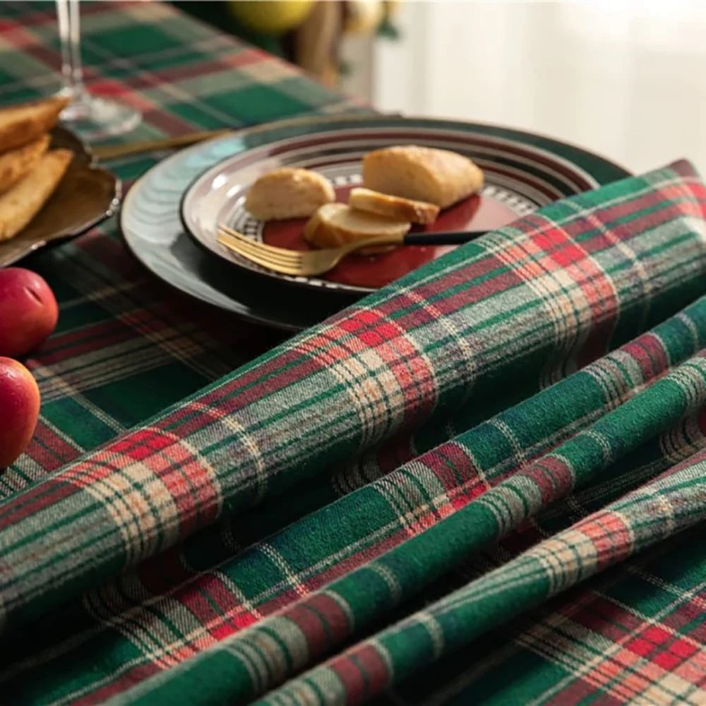 Holiday Plaid Tablecloth with Ruffle Trim – Christmas Dining & Party Table Cover