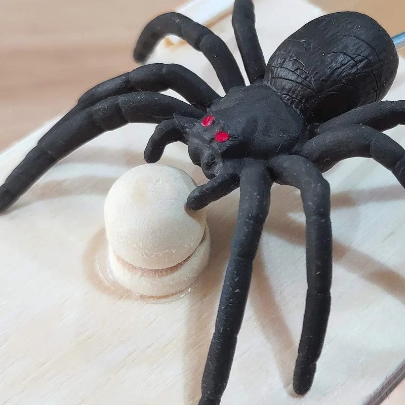 Pop-Out Spider Prank Box – Handmade Wooden Scare Box with Rubber Spider, Funny Surprise Joke Toy for Parties and Halloween
