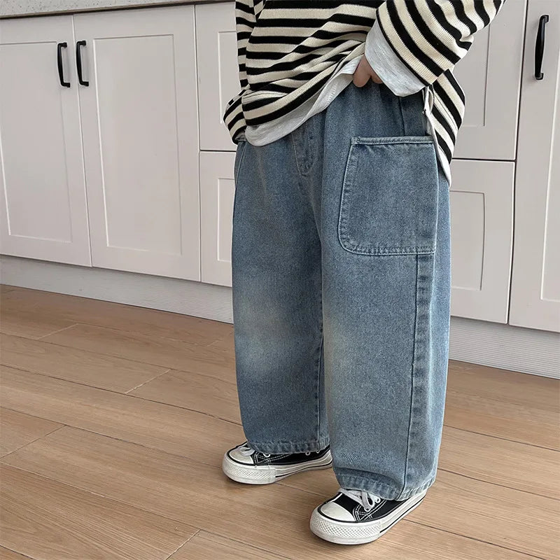 New Fashion Childrens Spring and Autumn  Casual Pants for Small and Medium Sized Children Side Pocket Grinding White Boys Jeans