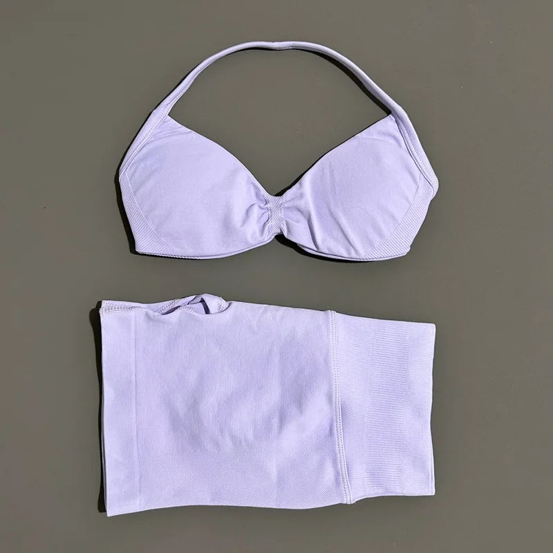 Women’s Seamless 2-Piece Gym Set – Strappy Sports Bra & Scrunch Shorts