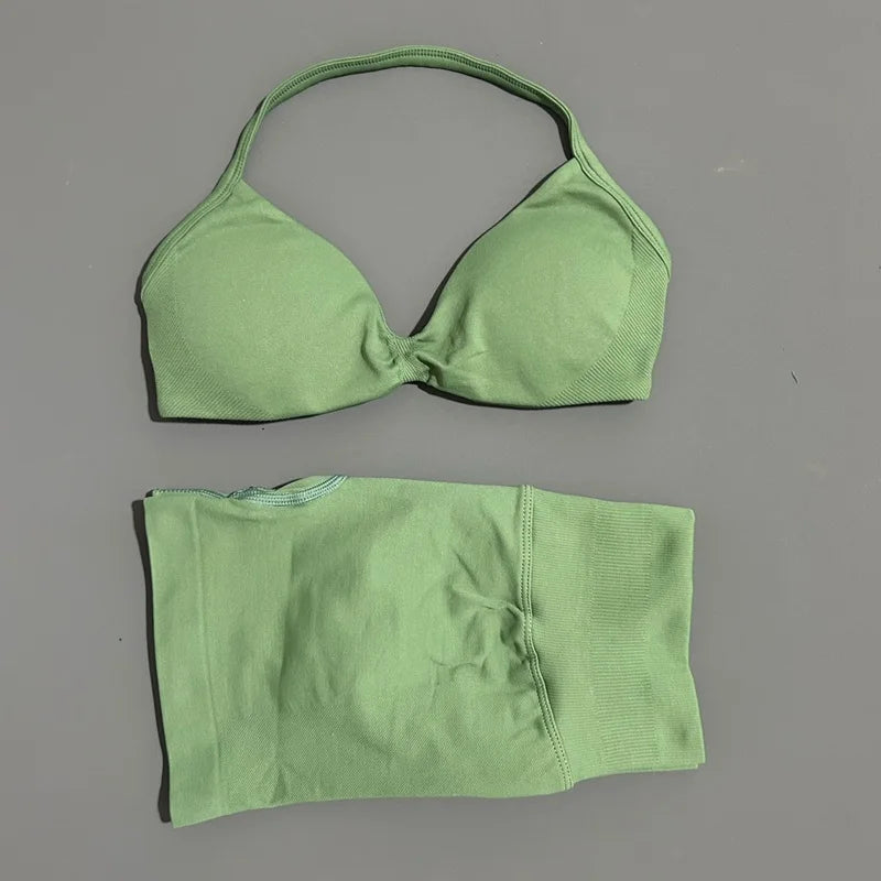 Women’s Seamless 2-Piece Gym Set – Strappy Sports Bra & Scrunch Shorts