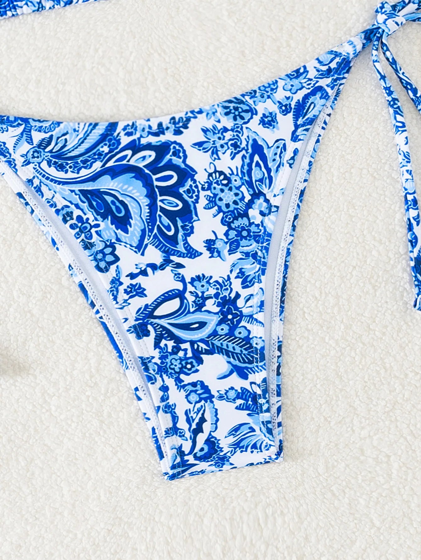 Women’s Blue Floral Print 2-Piece Bikini Set – Push-Up Bra and Thong Swimsuit for Beach and Swimwear