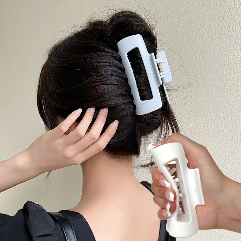 Soft Silicone Shark Hair Clip – Anti-Slip, Anti-Collision Back-of-Head Protection, Durable & Comfortable Women’s Hair Claw
