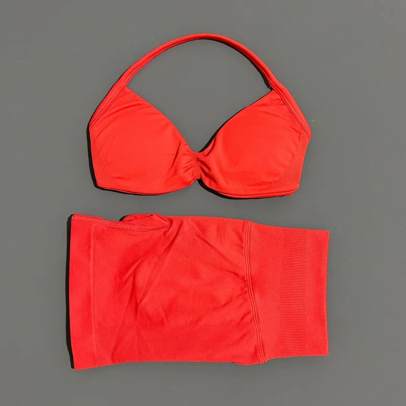 Women’s Seamless 2-Piece Gym Set – Strappy Sports Bra & Scrunch Shorts