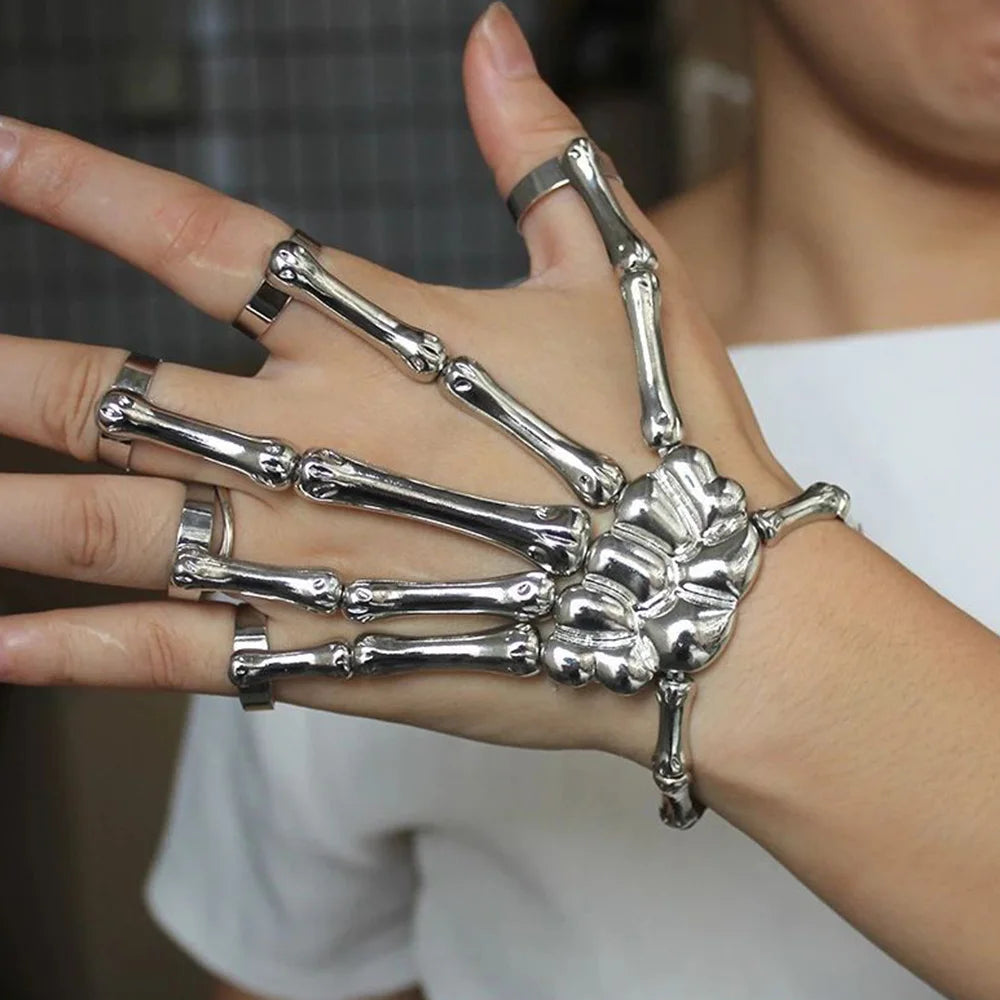 Gothic Skeleton Hand Bracelet with Adjustable Finger Rings, Zinc Alloy Bone Hand Jewellery for Halloween Costumes and Punk Outfits