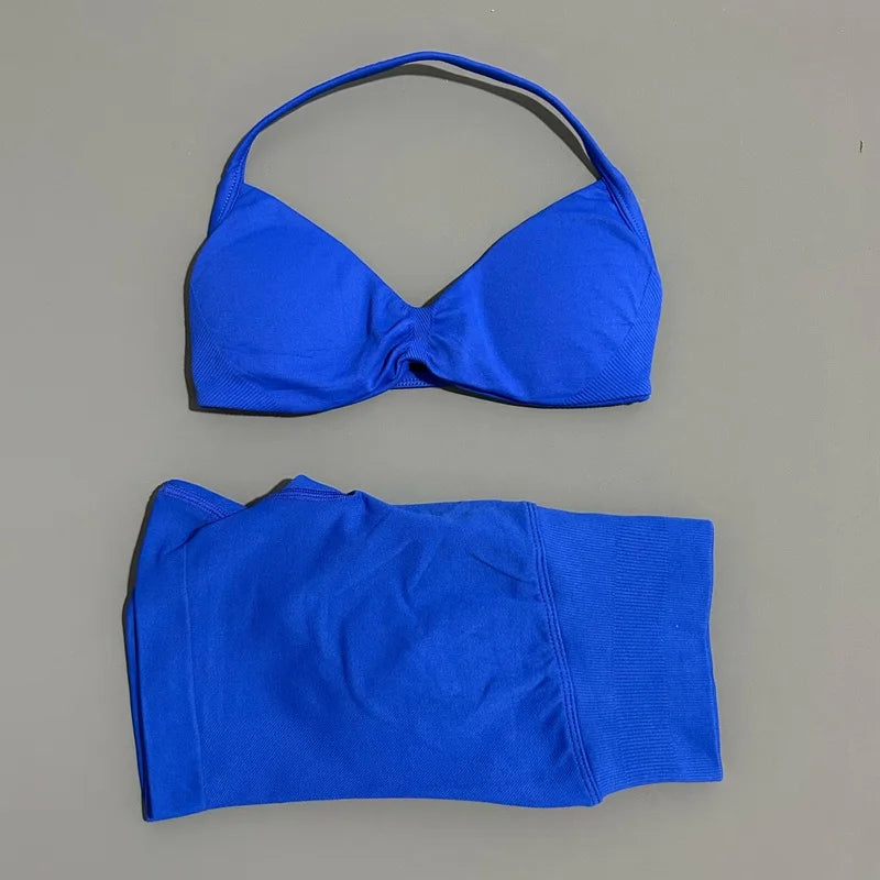 Women’s Seamless 2-Piece Gym Set – Strappy Sports Bra & Scrunch Shorts
