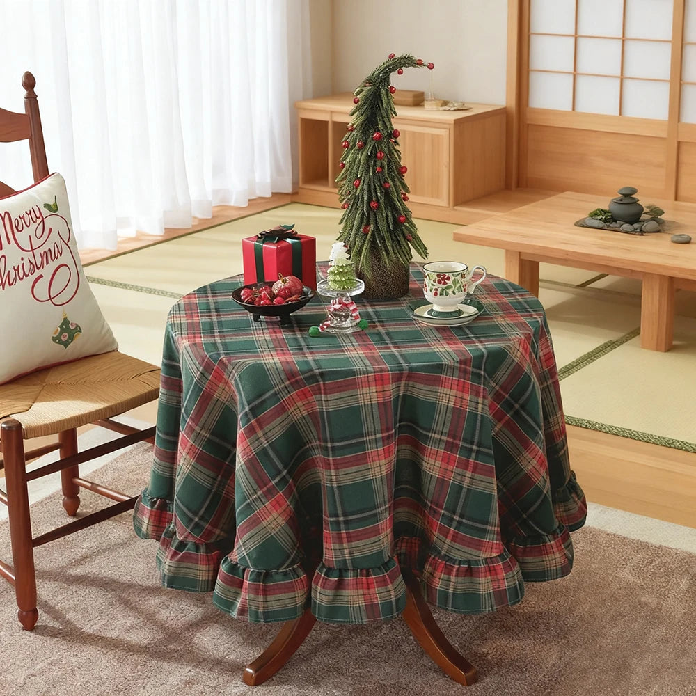 Holiday Plaid Tablecloth with Ruffle Trim – Christmas Dining & Party Table Cover