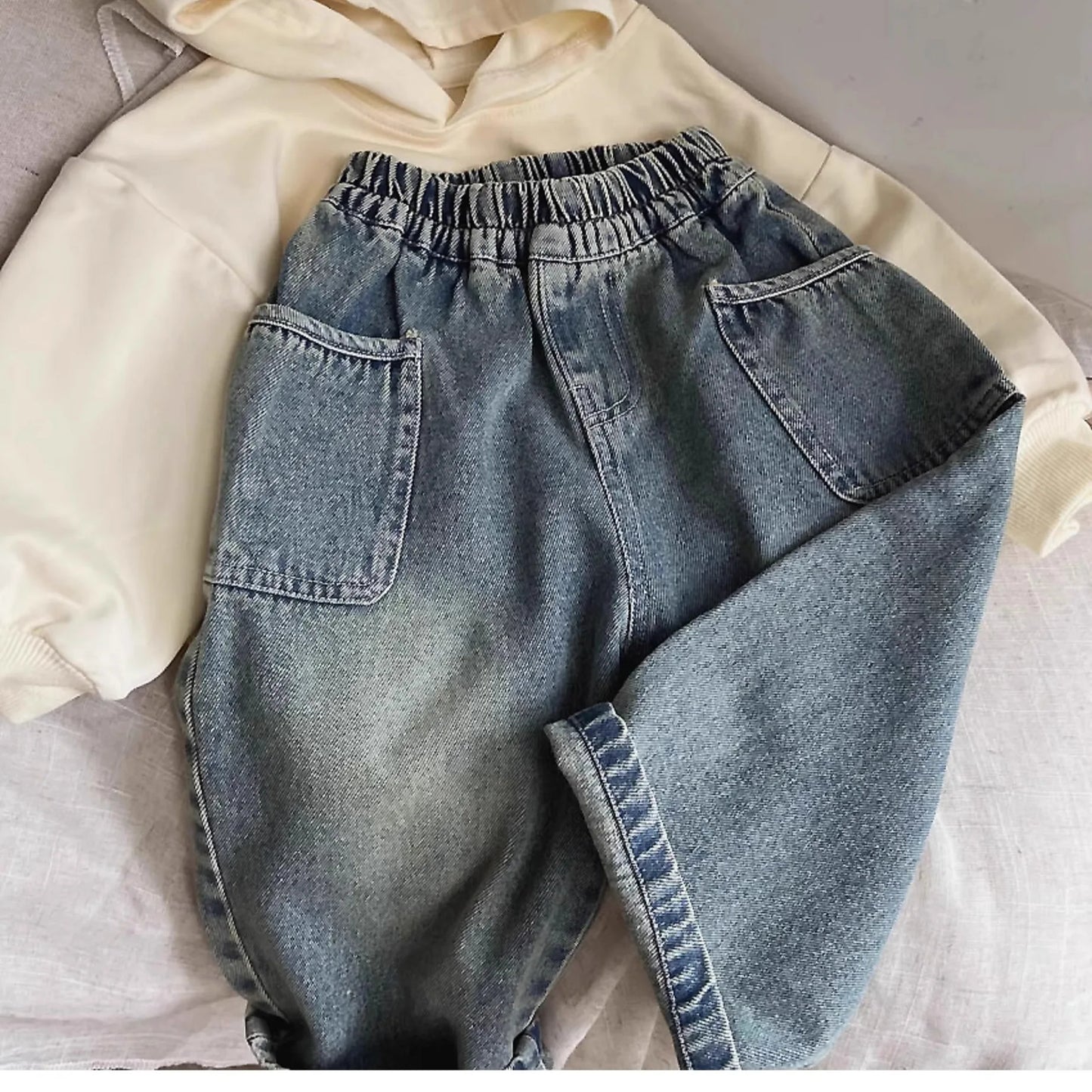 New Fashion Childrens Spring and Autumn  Casual Pants for Small and Medium Sized Children Side Pocket Grinding White Boys Jeans