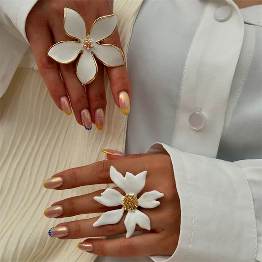 HUANZHI Exaggerated Metal White Drop Glazed Large Flower Ring for Women Girls Adjustable Romantic Wedding Party Jewelry Gifts