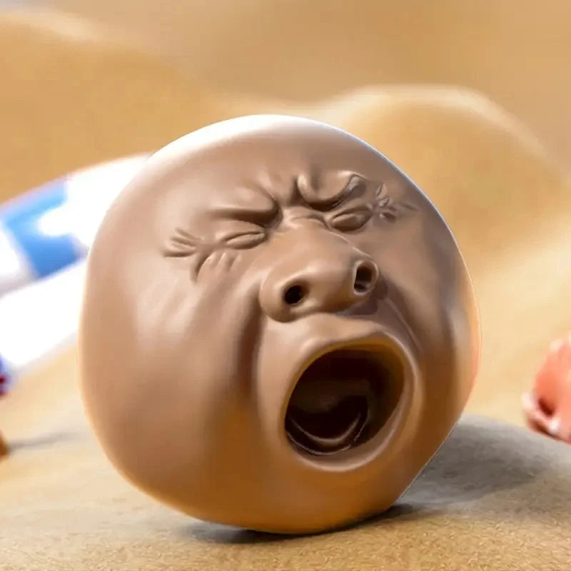 Funny Yawning Face Water Gun Toy – Mini Plastic Squirt Toy for Outdoor Play