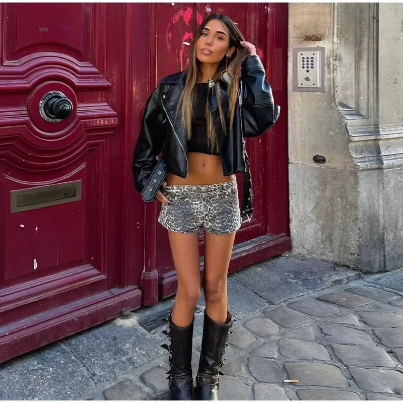 Women’s Printed Mini Shorts with Zipper Pockets & Button Closure – Stylish Spring Summer Streetwear