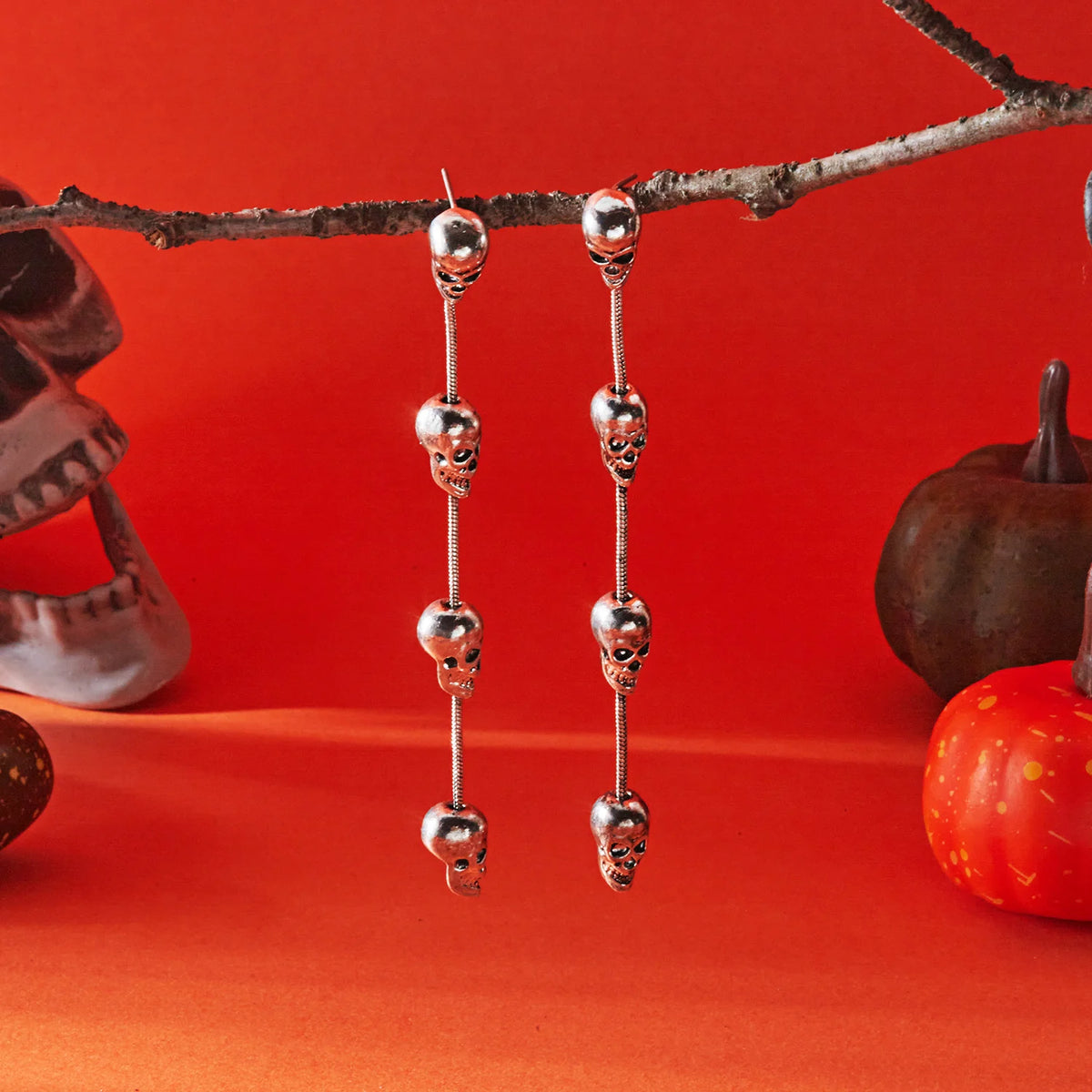 rinhoo Halloween Skull and Skeleton Dangle Earrings for Women, Gothic Zinc Alloy Statement Jewellery for Punk Outfits and Costume Parties