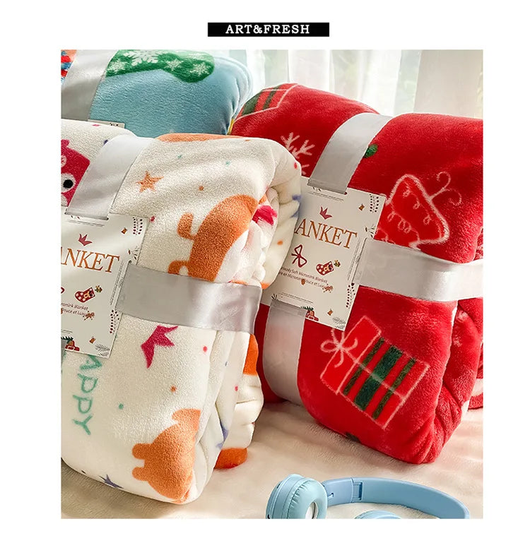 Soft Christmas Print Coral Fleece Throw Blanket, Plush Polyester Sofa and Bed Cover for Cozy Winter Lounging and Holiday Home Decor
