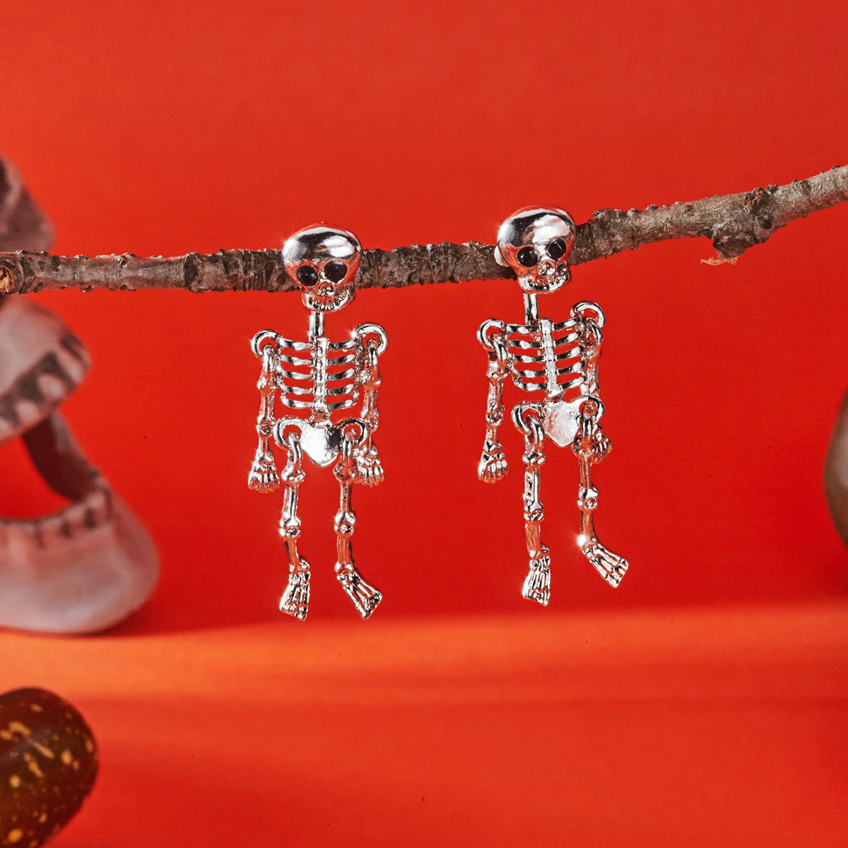 rinhoo Halloween Skull and Skeleton Dangle Earrings for Women, Gothic Zinc Alloy Statement Jewellery for Punk Outfits and Costume Parties