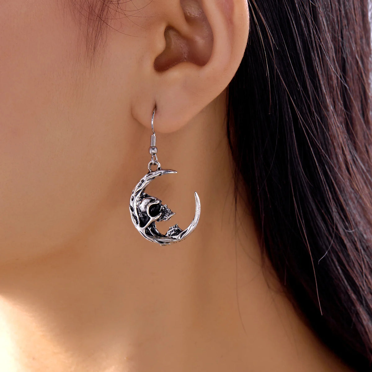 rinhoo Halloween Skull and Skeleton Dangle Earrings for Women, Gothic Zinc Alloy Statement Jewellery for Punk Outfits and Costume Parties