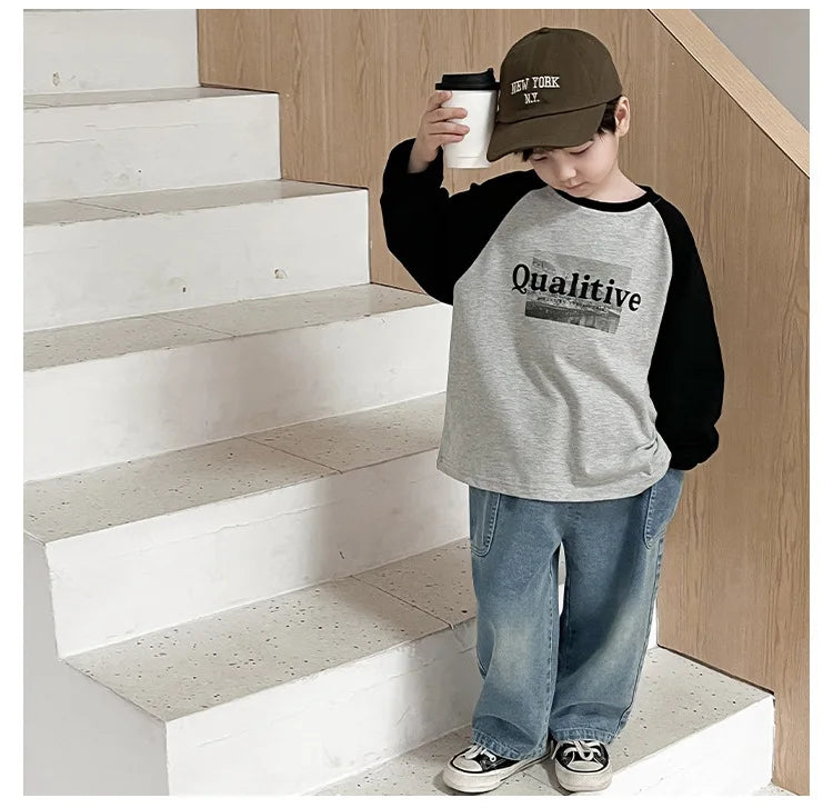 New Fashion Childrens Spring and Autumn  Casual Pants for Small and Medium Sized Children Side Pocket Grinding White Boys Jeans