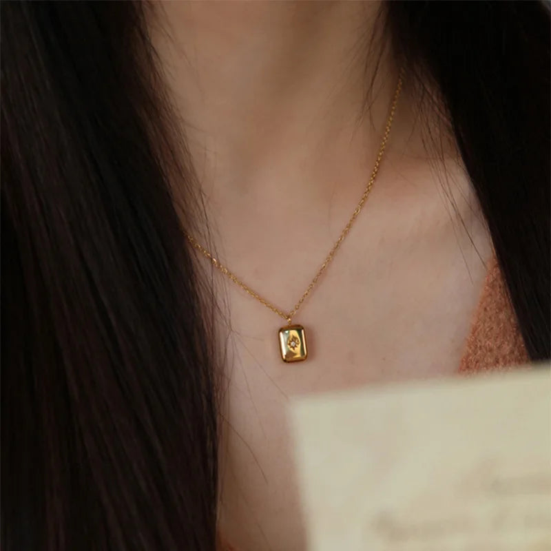 Vintage-Style Rhinestone Pendant Necklace for Women – Stainless Steel Fashion Jewelry