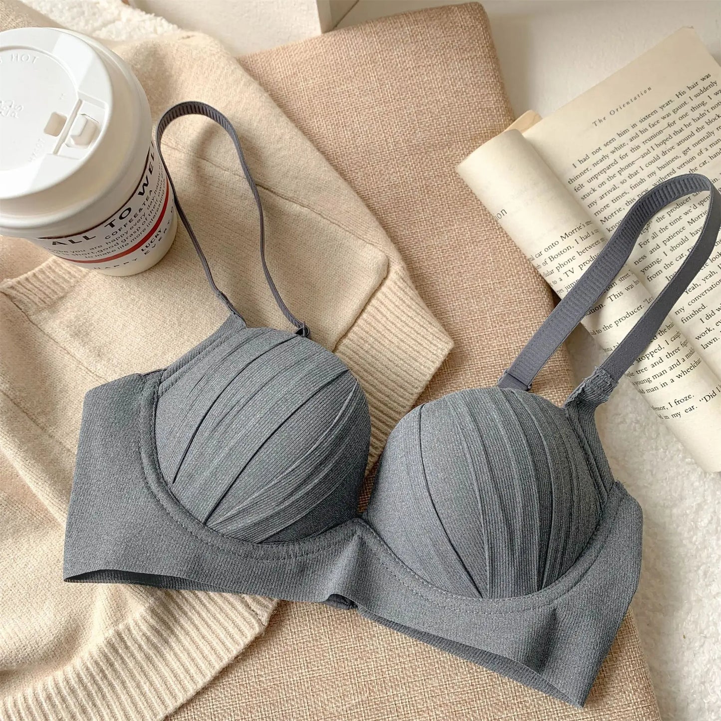 2025 New Pleated Bras Push Up Bra Small Chest No Steel Ring Wirelss Soft Bra Solid Color Sweet Seamless Bra