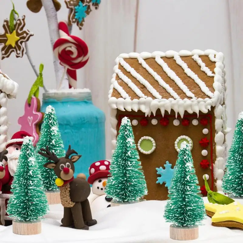 12-Piece Mini Bottle Brush Christmas Tree Set, 4.5 cm Sisal Trees with Wooden Bases for Holiday Villages, Tabletop Displays and DIY Crafts