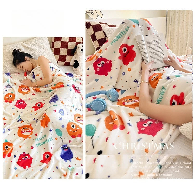 Soft Christmas Print Coral Fleece Throw Blanket, Plush Polyester Sofa and Bed Cover for Cozy Winter Lounging and Holiday Home Decor