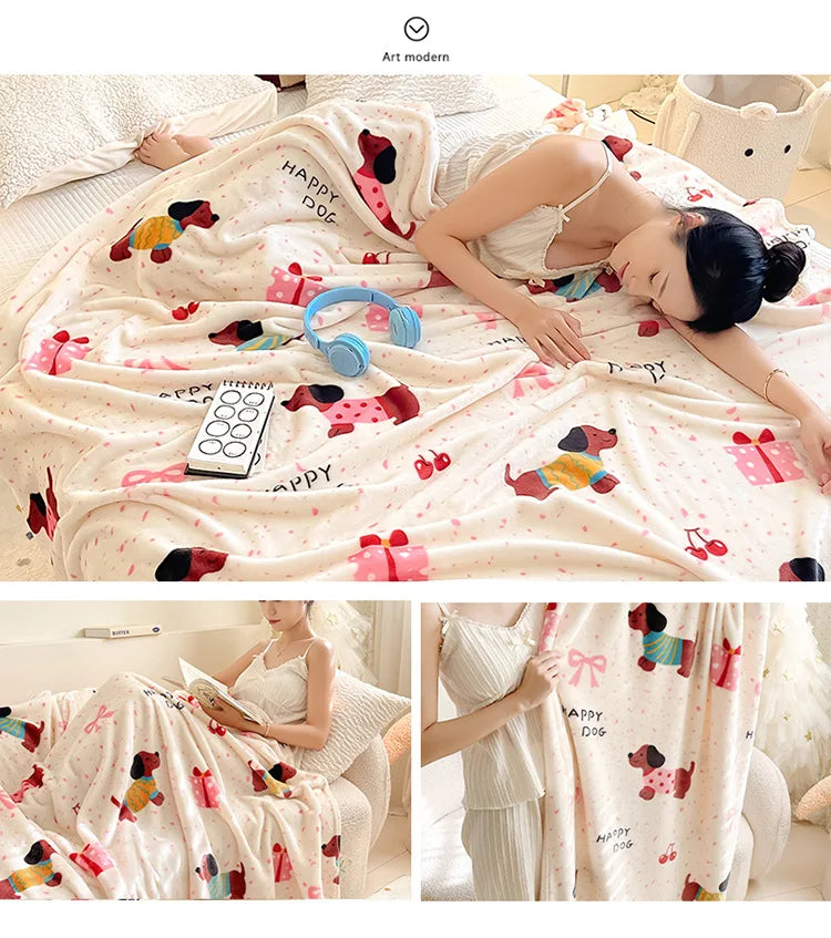 Soft Christmas Print Coral Fleece Throw Blanket, Plush Polyester Sofa and Bed Cover for Cozy Winter Lounging and Holiday Home Decor