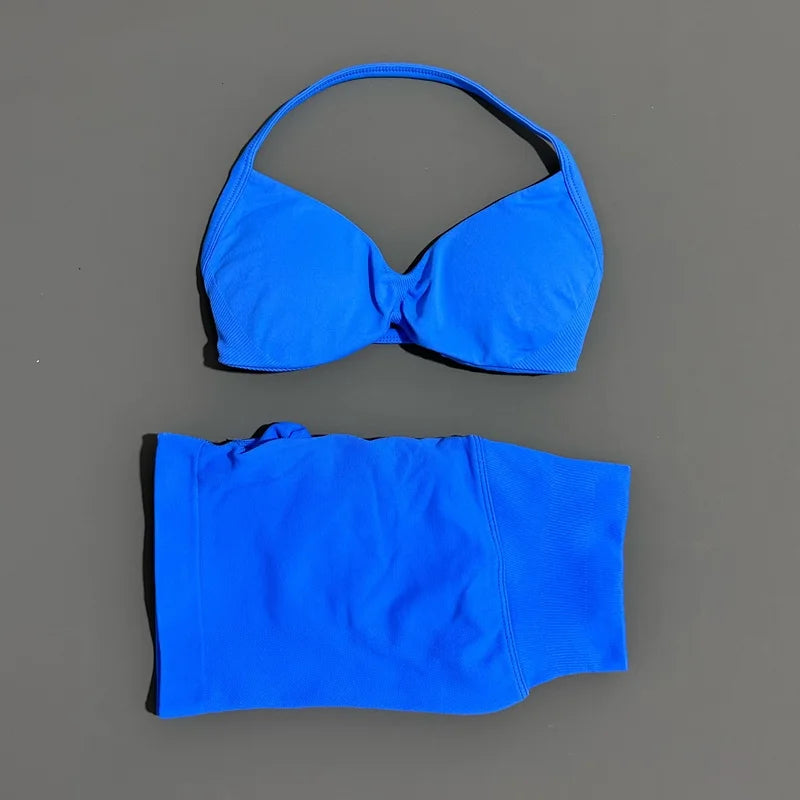 Women’s Seamless 2-Piece Gym Set – Strappy Sports Bra & Scrunch Shorts