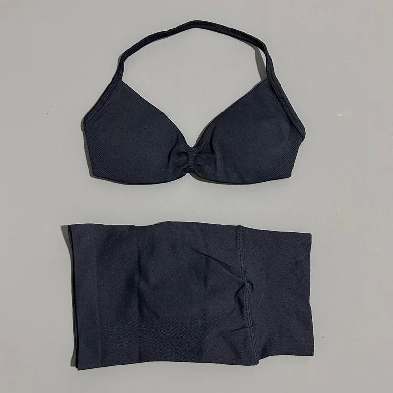 Women’s Seamless 2-Piece Gym Set – Strappy Sports Bra & Scrunch Shorts