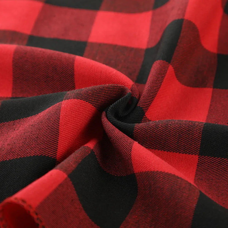 Holiday Plaid Tablecloth with Ruffle Trim – Christmas Dining & Party Table Cover