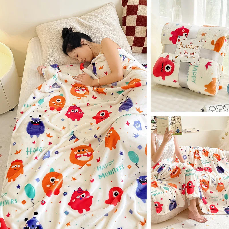 Soft Christmas Print Coral Fleece Throw Blanket, Plush Polyester Sofa and Bed Cover for Cozy Winter Lounging and Holiday Home Decor