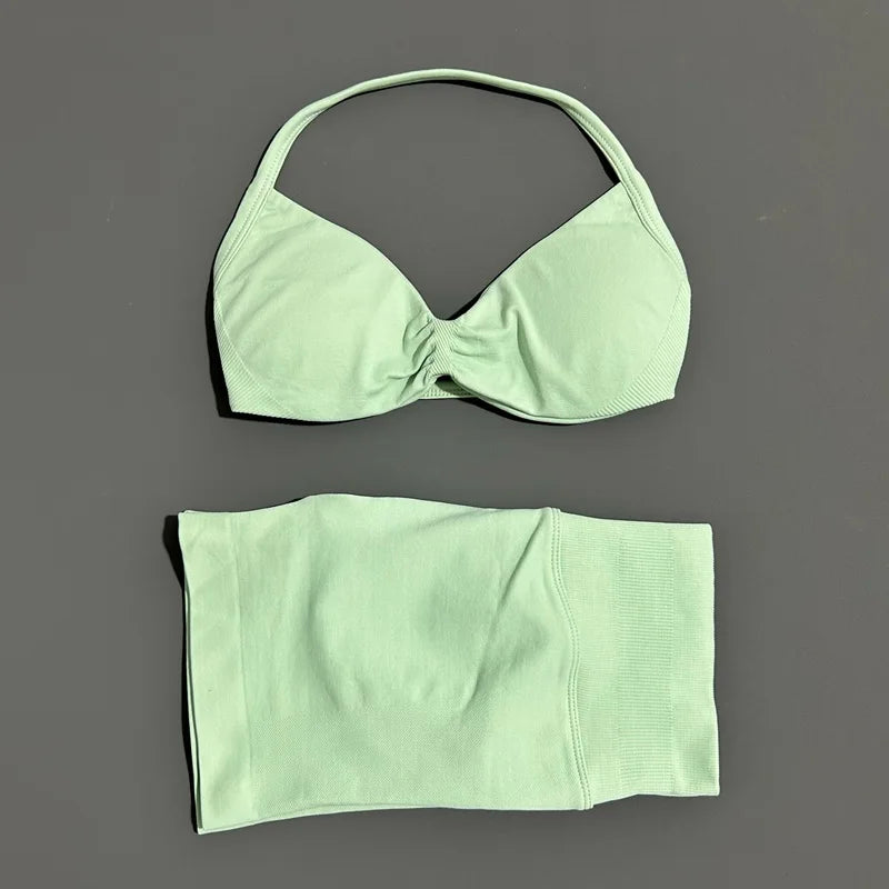 Women’s Seamless 2-Piece Gym Set – Strappy Sports Bra & Scrunch Shorts