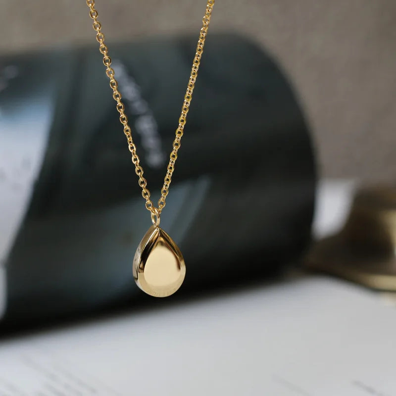 Vintage-Style Rhinestone Pendant Necklace for Women – Stainless Steel Fashion Jewelry