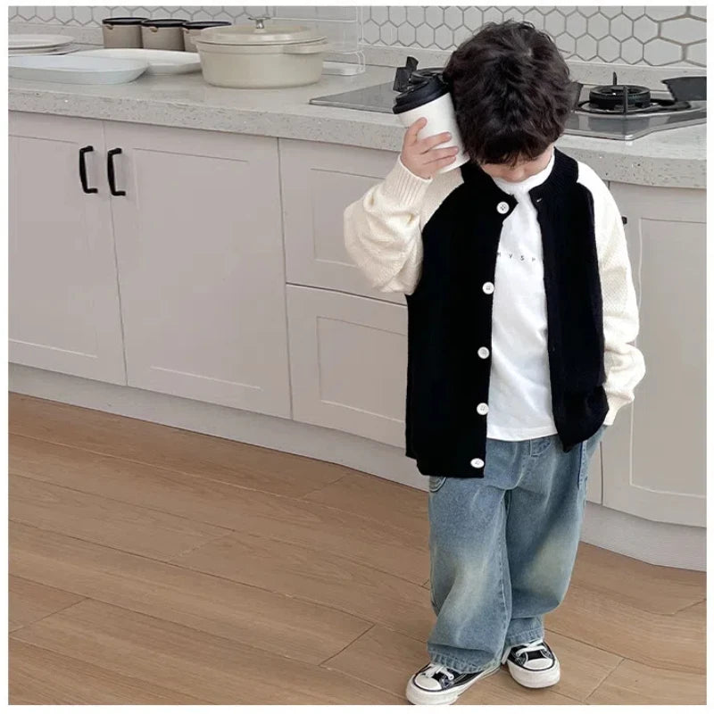 New Fashion Childrens Spring and Autumn  Casual Pants for Small and Medium Sized Children Side Pocket Grinding White Boys Jeans