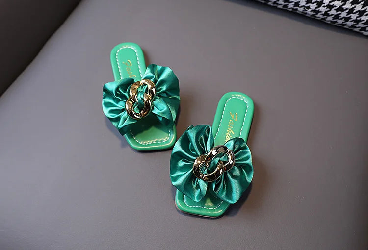 Girls' Satin Bow Versatile Slippers – 2025 Summer New | Green Simple Style Kids' Fashion Flat Flip-Flop Beach Shoes