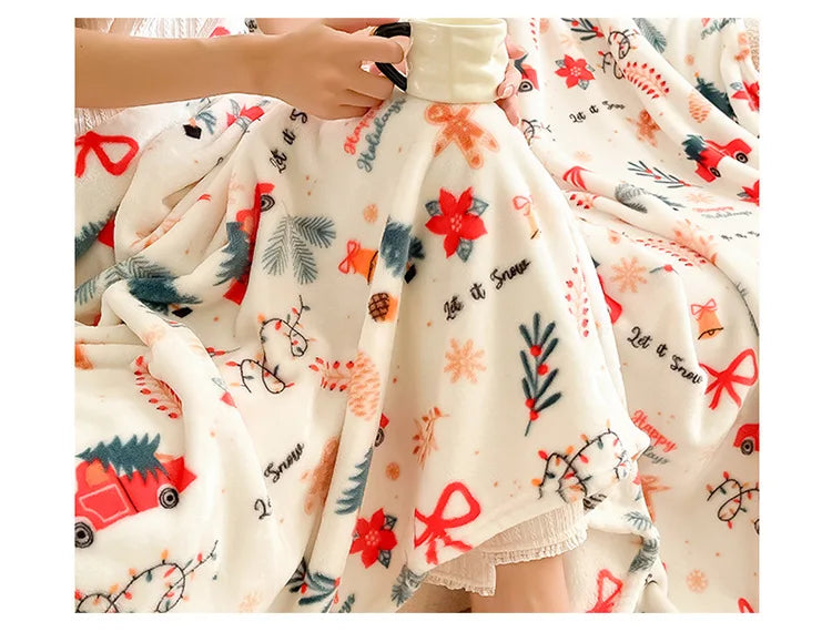 Soft Christmas Print Coral Fleece Throw Blanket, Plush Polyester Sofa and Bed Cover for Cozy Winter Lounging and Holiday Home Decor