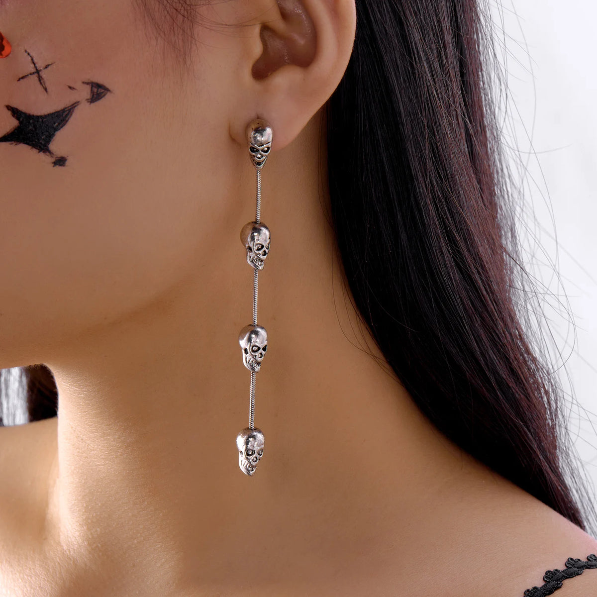 rinhoo Halloween Skull and Skeleton Dangle Earrings for Women, Gothic Zinc Alloy Statement Jewellery for Punk Outfits and Costume Parties