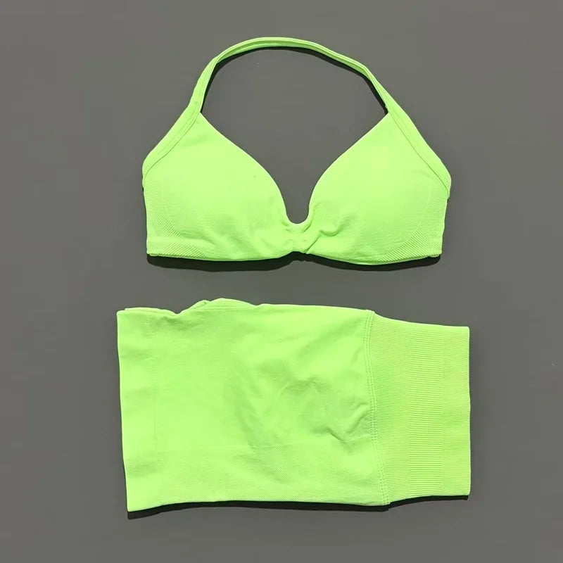 Women’s Seamless 2-Piece Gym Set – Strappy Sports Bra & Scrunch Shorts