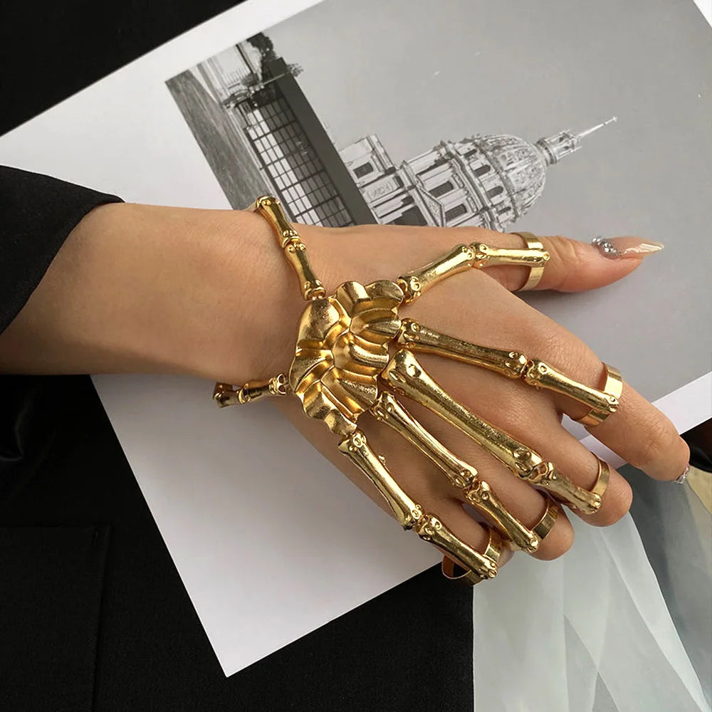 Gothic Skeleton Hand Bracelet with Adjustable Finger Rings, Zinc Alloy Bone Hand Jewellery for Halloween Costumes and Punk Outfits